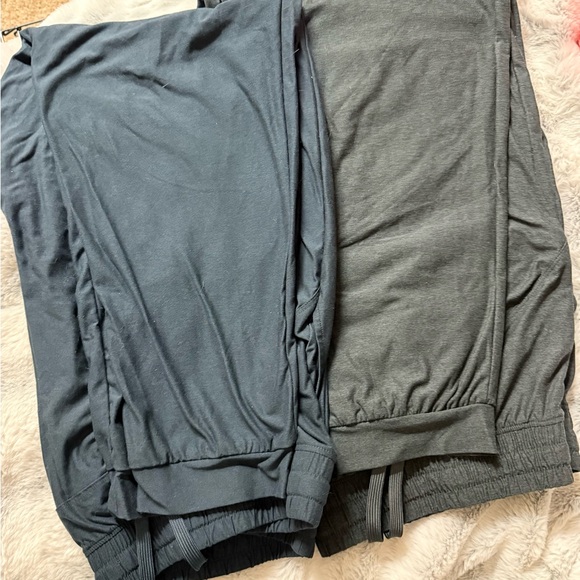 Pair of TWO Old Navy High-Waisted Cloud Motion Joggers - Picture 4 of 9